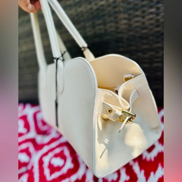 Claudia Firenze Pebbled Leather Tote | Made in Italy | Capsule Closet Must-Have - Picture 6 of 10